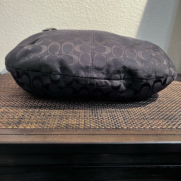 Coach Hobo Designer Women's Bag - Picture 4 of 7